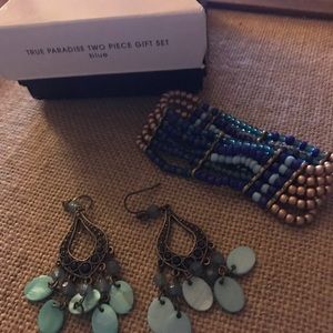 Avon bracelet and earring set